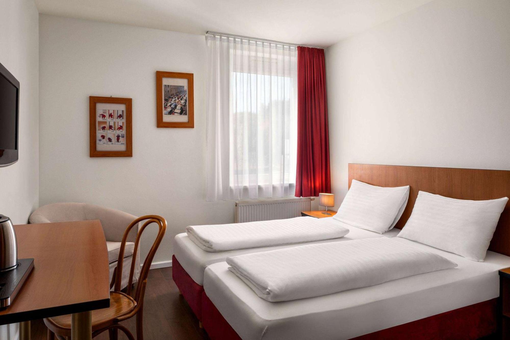 Amedia Express Sattledt, Trademark Collection By Wyndham Εξωτερικό φωτογραφία