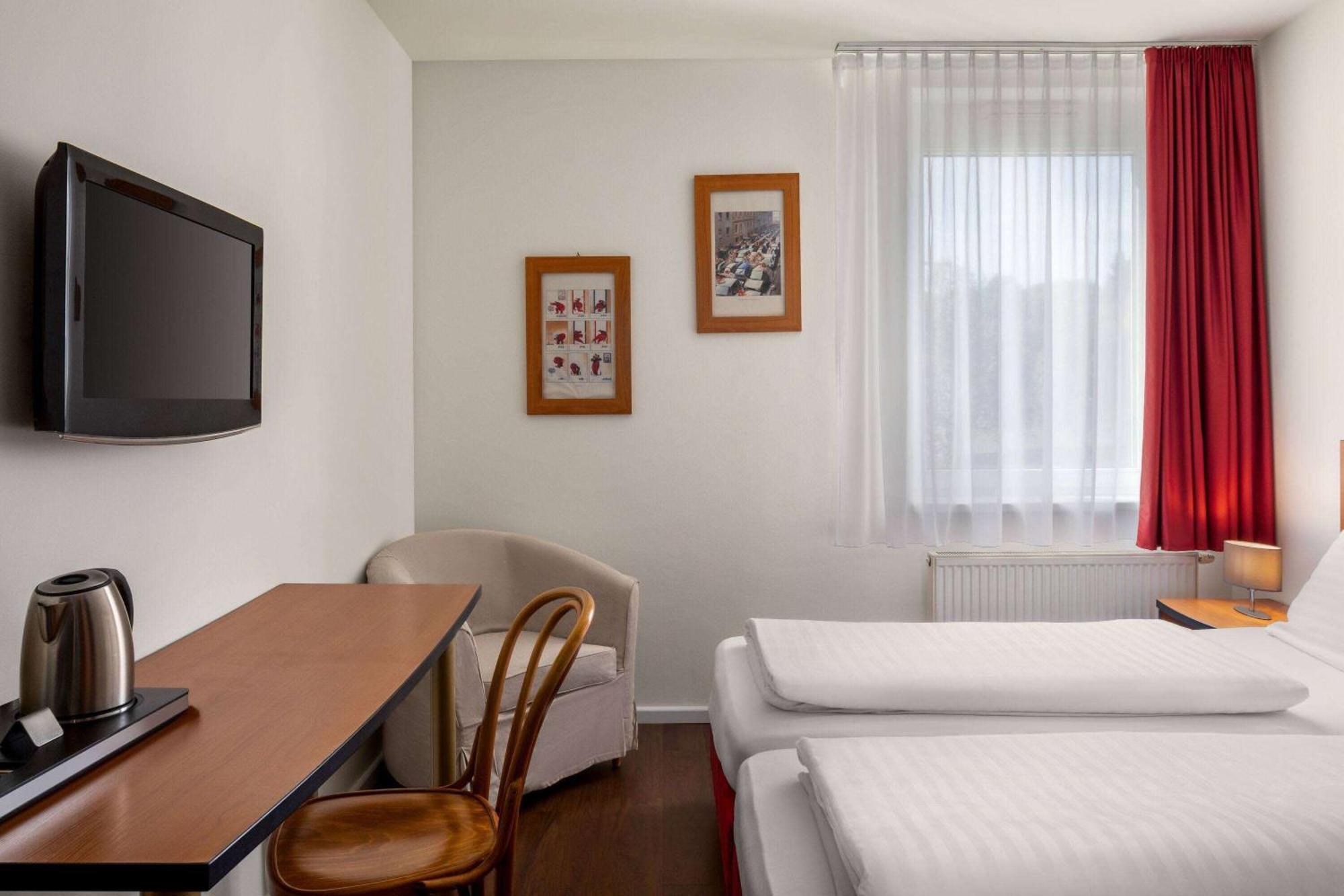 Amedia Express Sattledt, Trademark Collection By Wyndham Εξωτερικό φωτογραφία