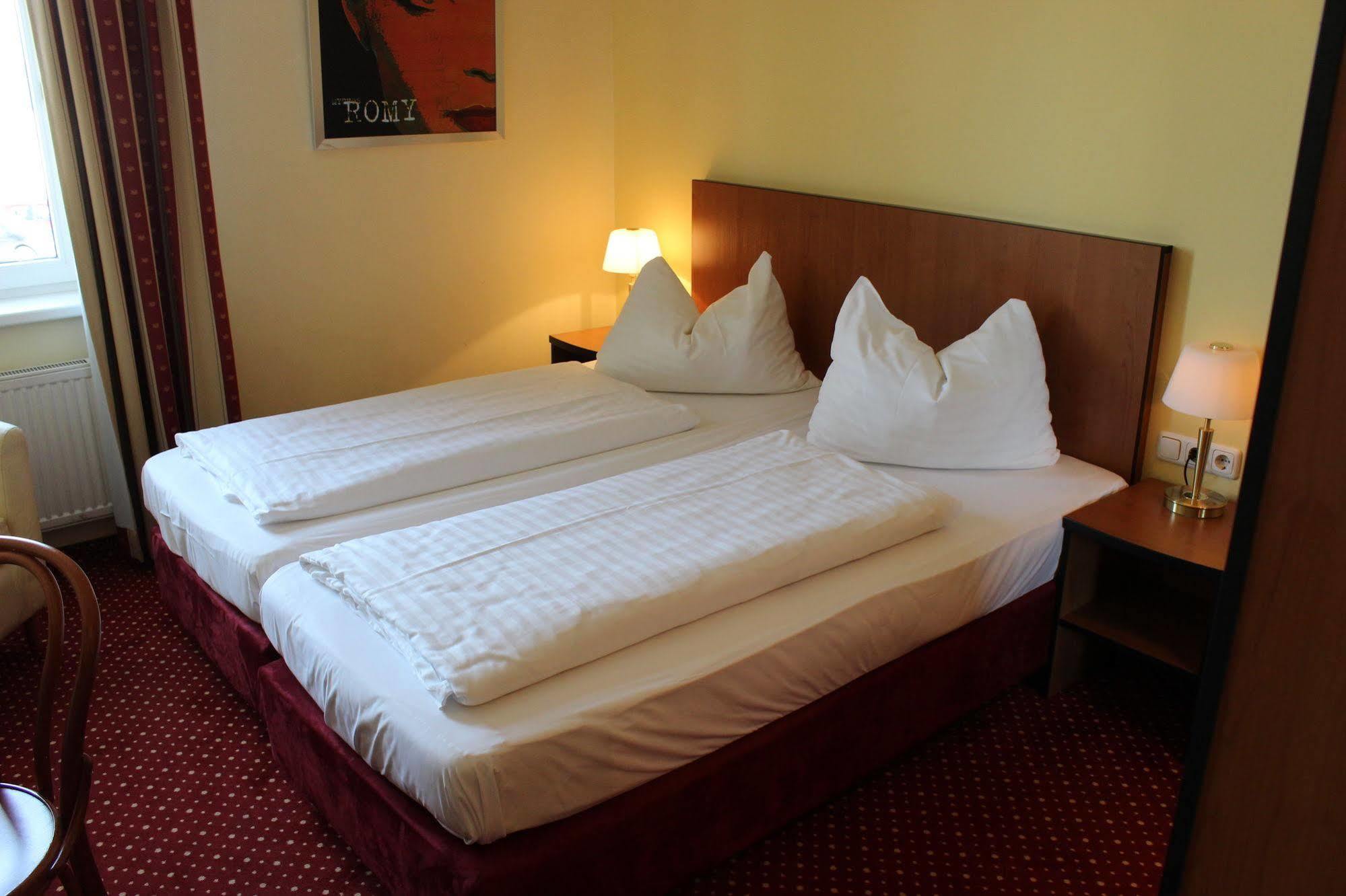 Amedia Express Sattledt, Trademark Collection By Wyndham Εξωτερικό φωτογραφία
